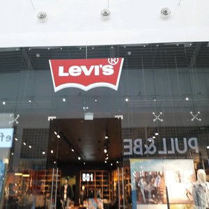 Levi s